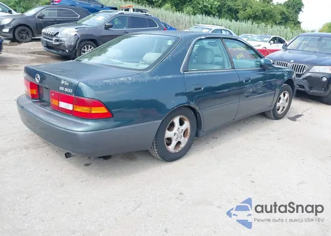 1998 Lexus Es 300 из США, поврежденный, VIN JT8BF28G8W5022696